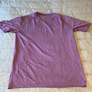 Lululemon men’s metal vent Large t-shirt